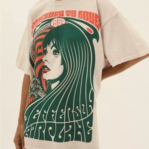 Urban Outfitters
Women's Jefferson Airplane T-shirt